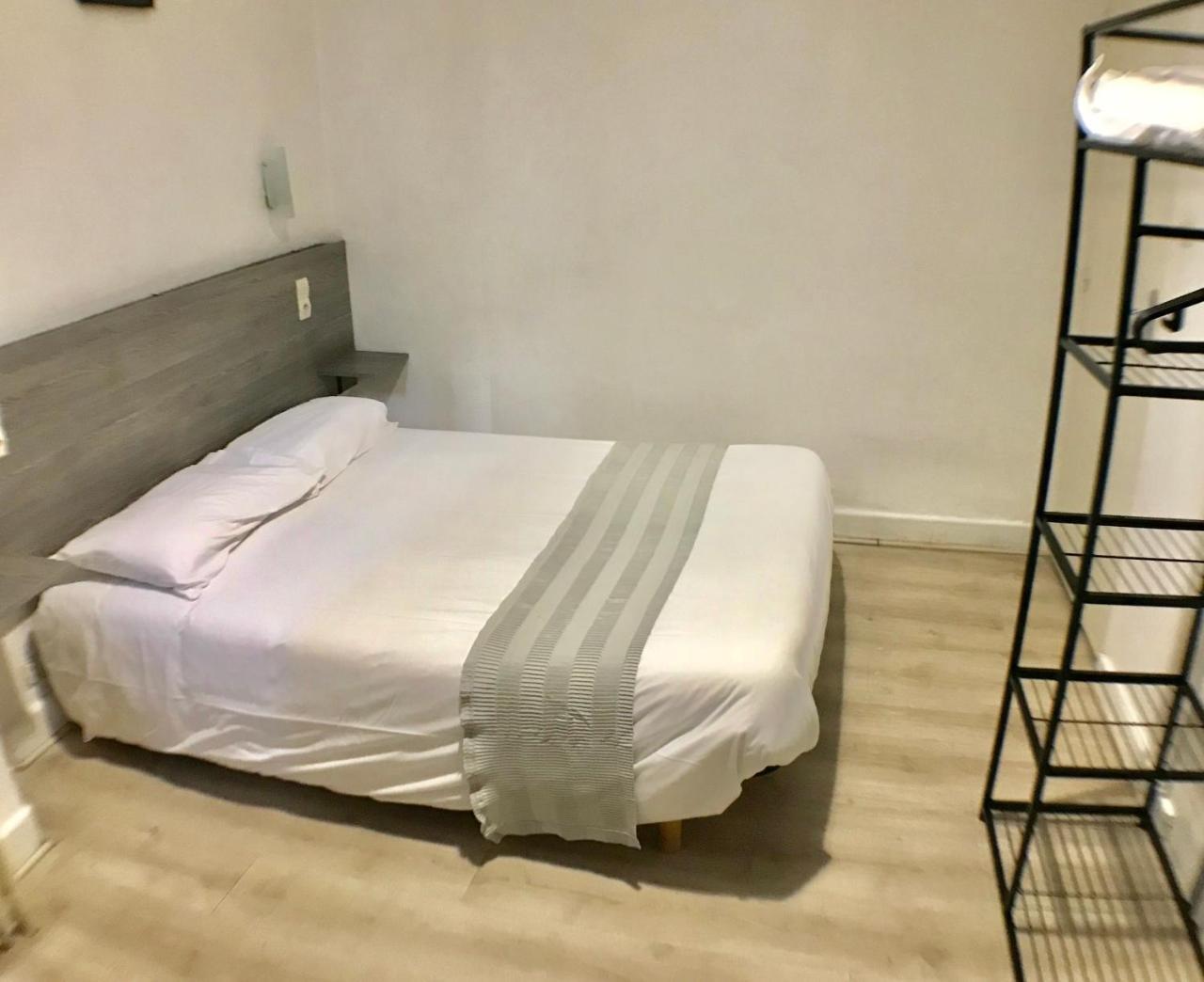 Hotel De La Poste Ганж Экстерьер фото